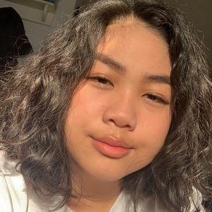 Meet your Posher, Julia eliza